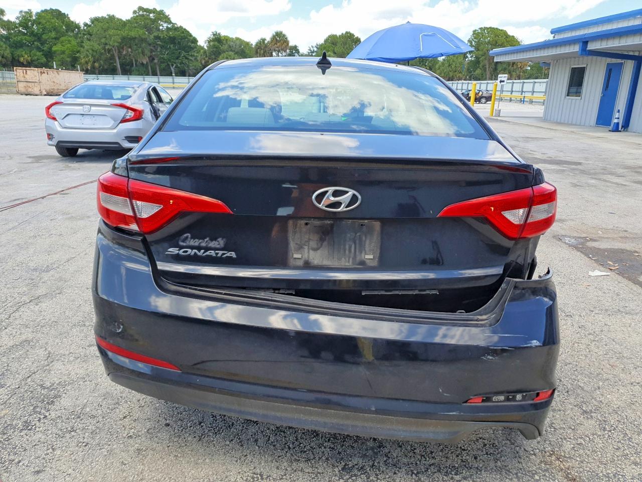 2015 HYUNDAI SONATA SE photo 16