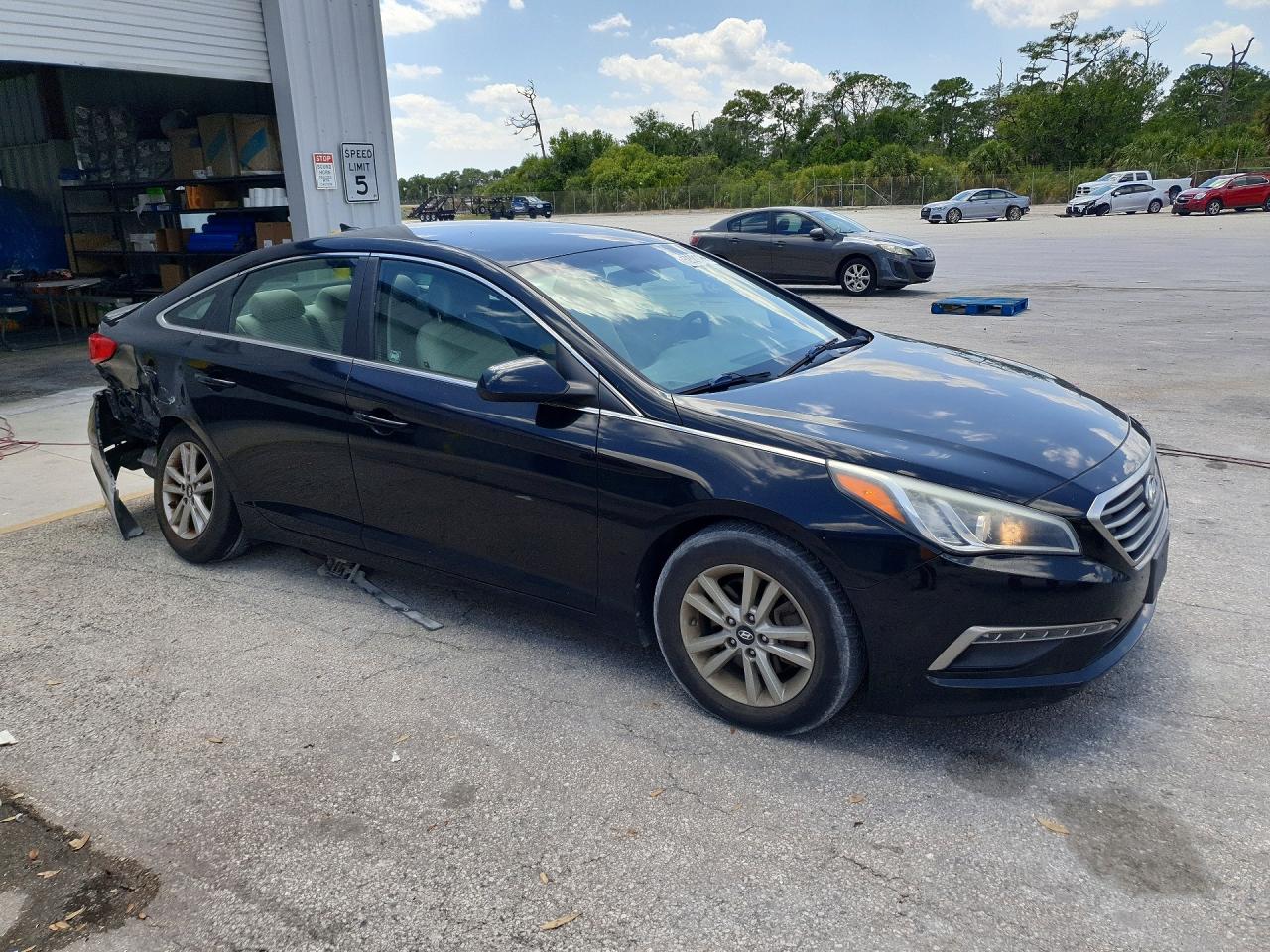 2015 HYUNDAI SONATA SE photo 10