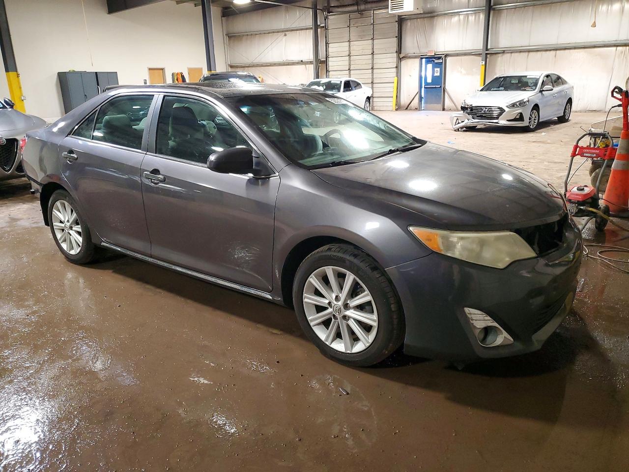 2014 TOYOTA CAMRY XLE V6 photo 7