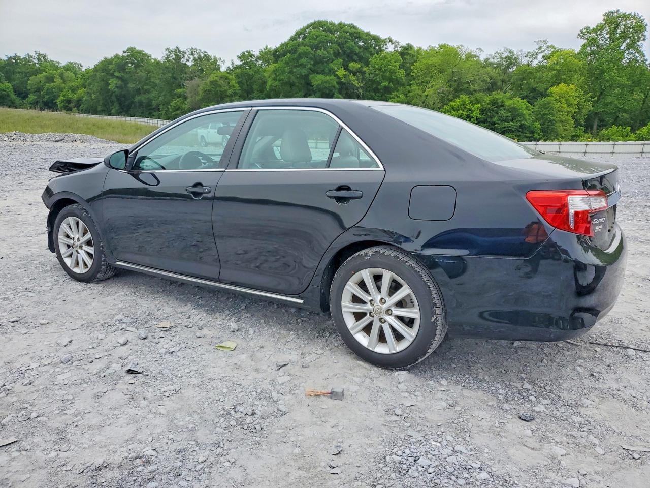 2014 TOYOTA CAMRY XLE photo 4