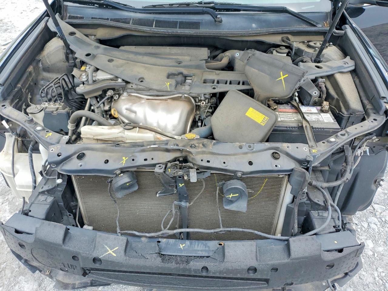 2014 TOYOTA CAMRY XLE photo 31