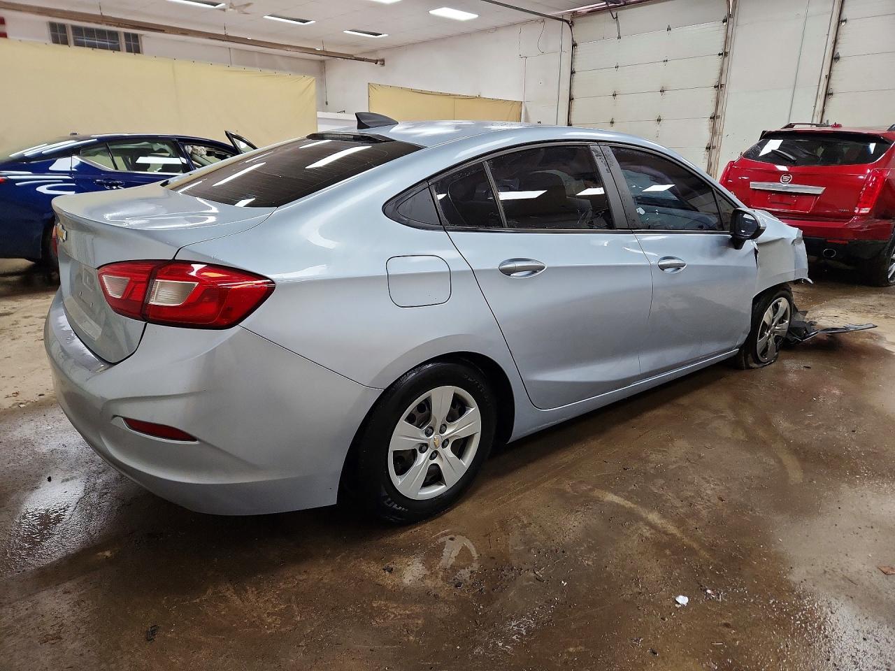2017 CHEVROLET CRUZE LS photo 3