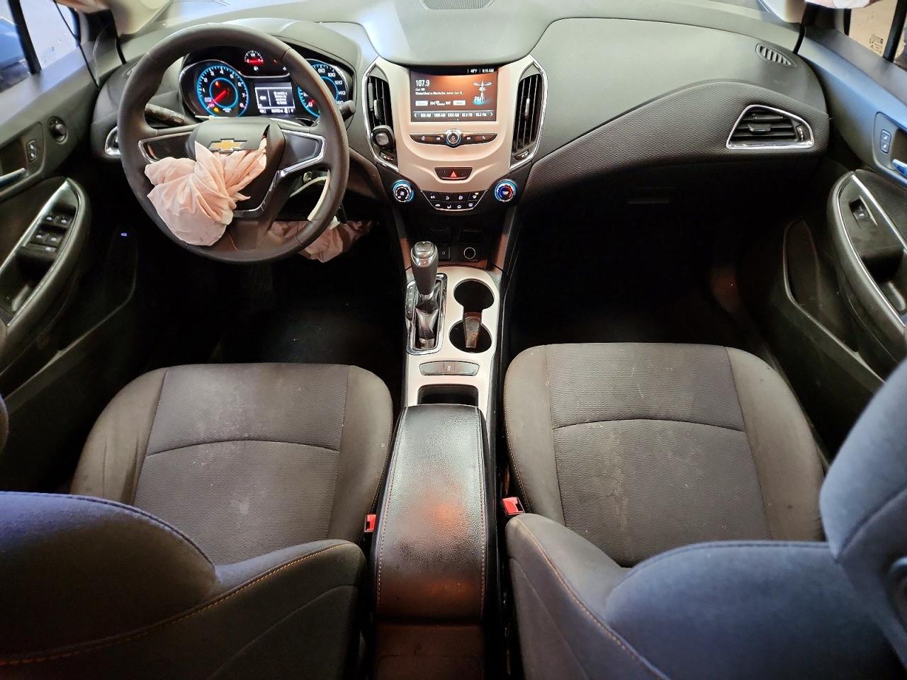 2017 CHEVROLET CRUZE LS photo 8