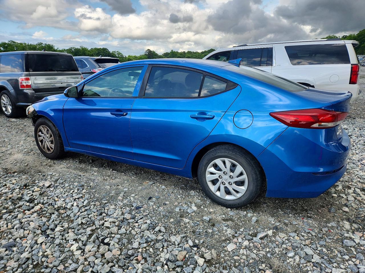 2017 HYUNDAI ELANTRA SE photo 3