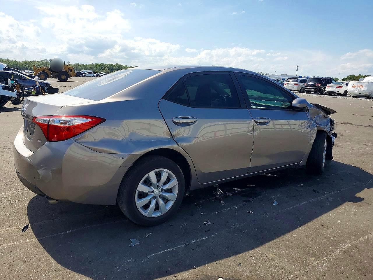 2016 TOYOTA COROLLA LE photo 5