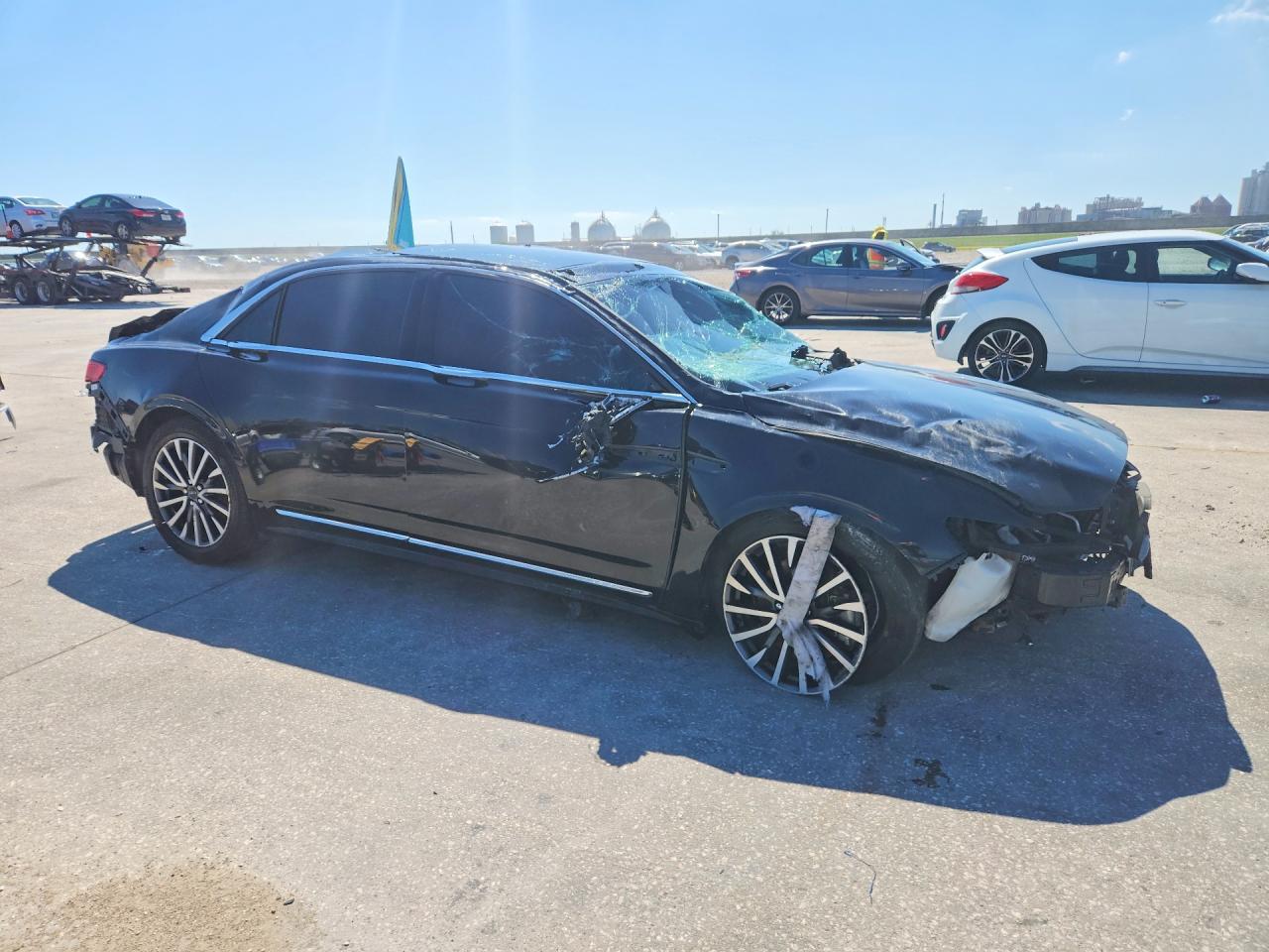 2019 LINCOLN CONTINENTAL SELECT photo 4
