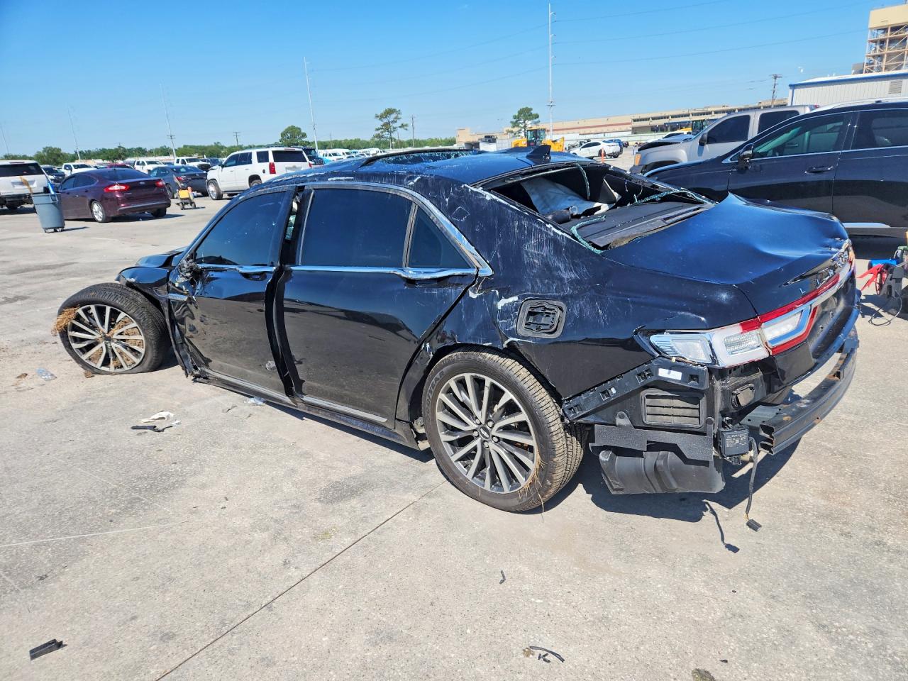 2019 LINCOLN CONTINENTAL SELECT photo 2