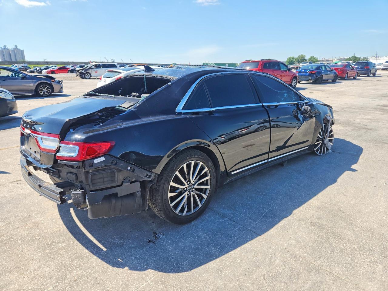 2019 LINCOLN CONTINENTAL SELECT photo 3