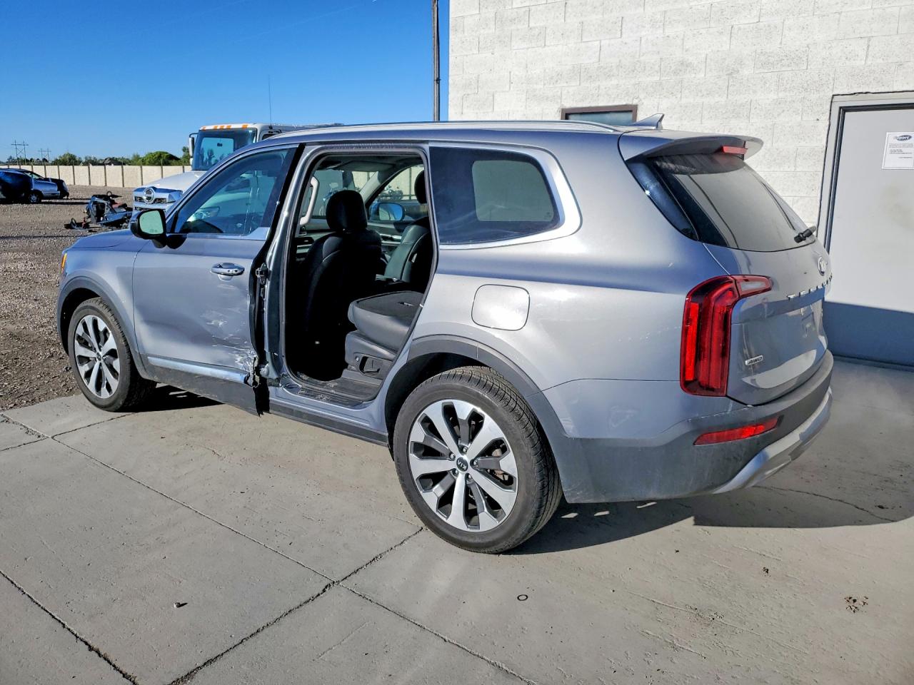 2021 KIA TELLURIDE S photo 3