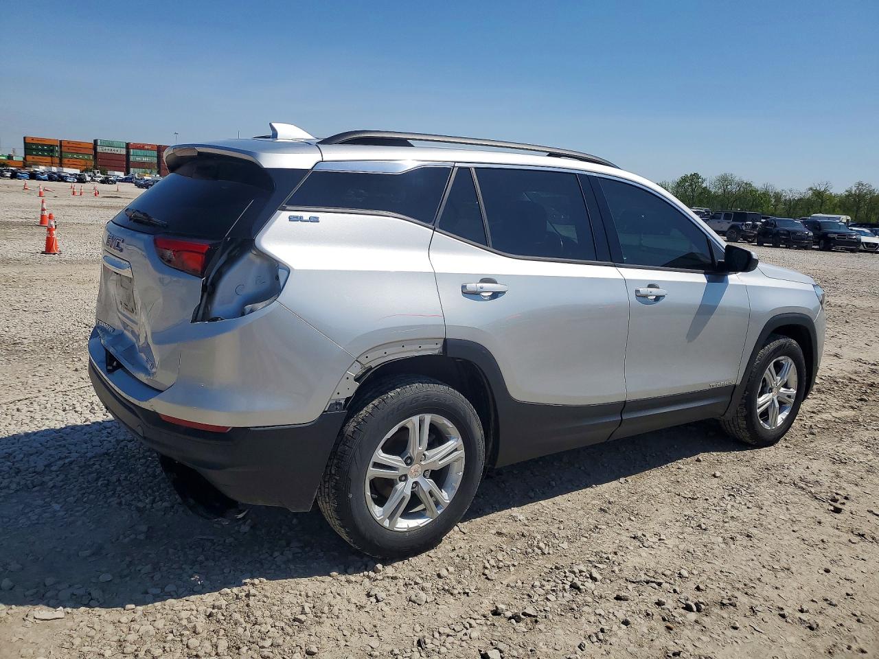 2020 GMC TERRAIN SLE photo 5