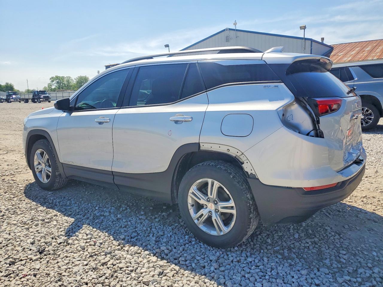 2020 GMC TERRAIN SLE photo 3