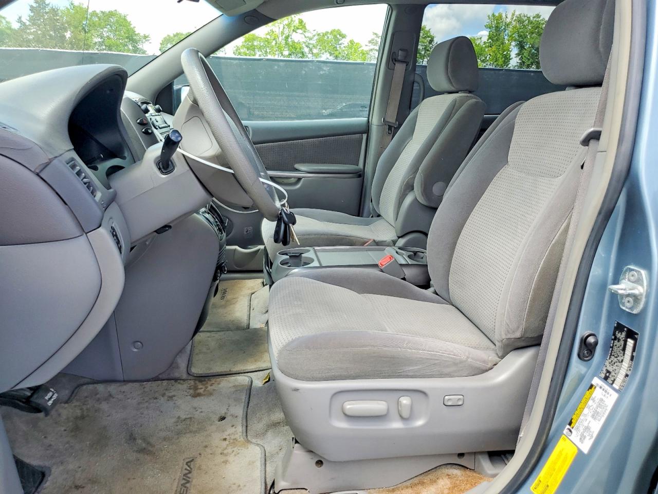 2006 TOYOTA SIENNA LE 7 PASSENGER photo 13