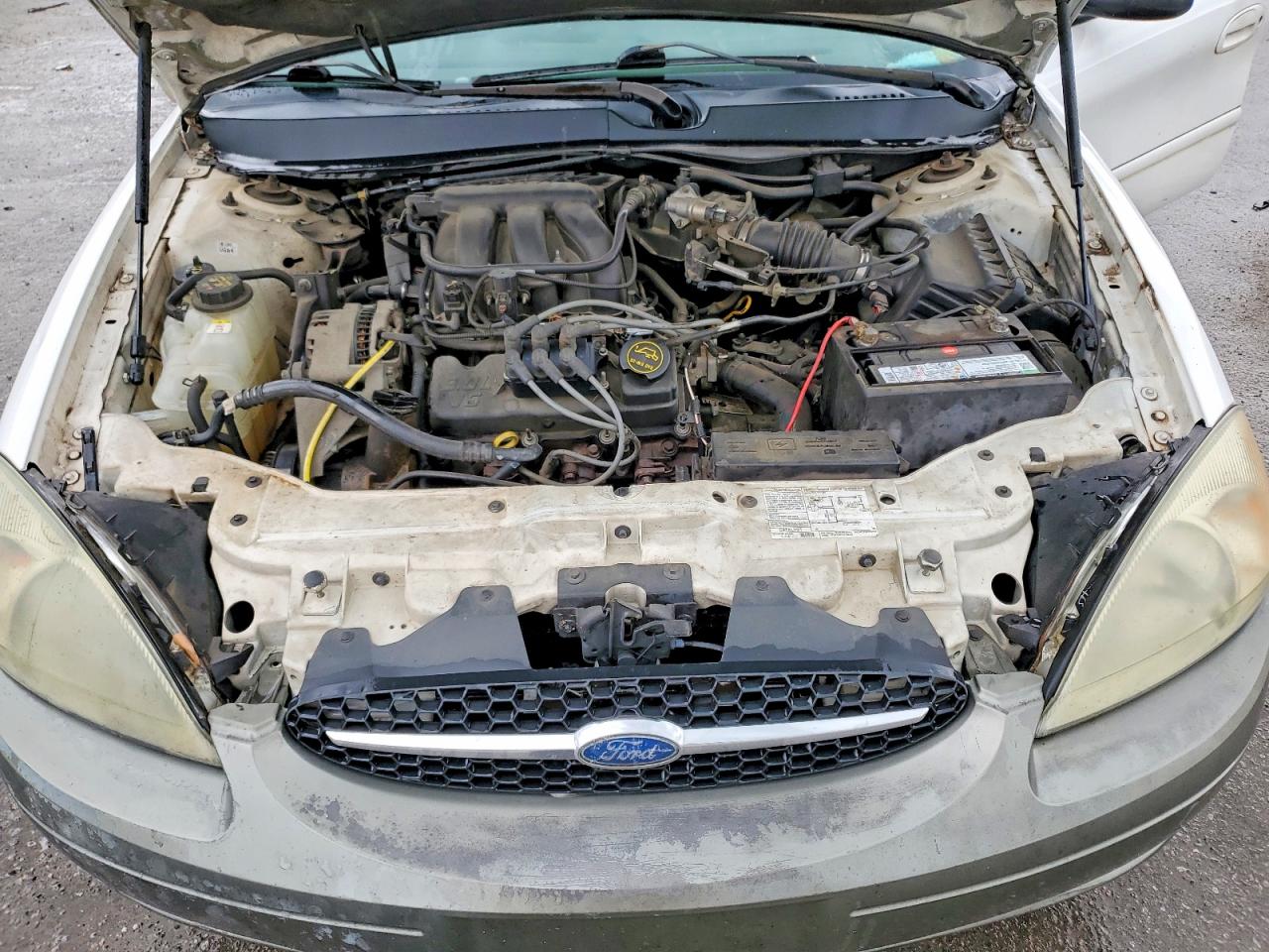 2004 FORD TAURUS LX photo 21