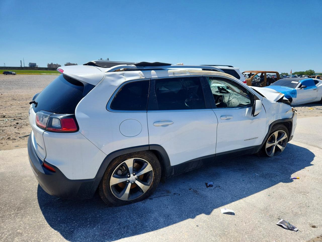 2019 JEEP CHEROKEE LIMITED photo 3