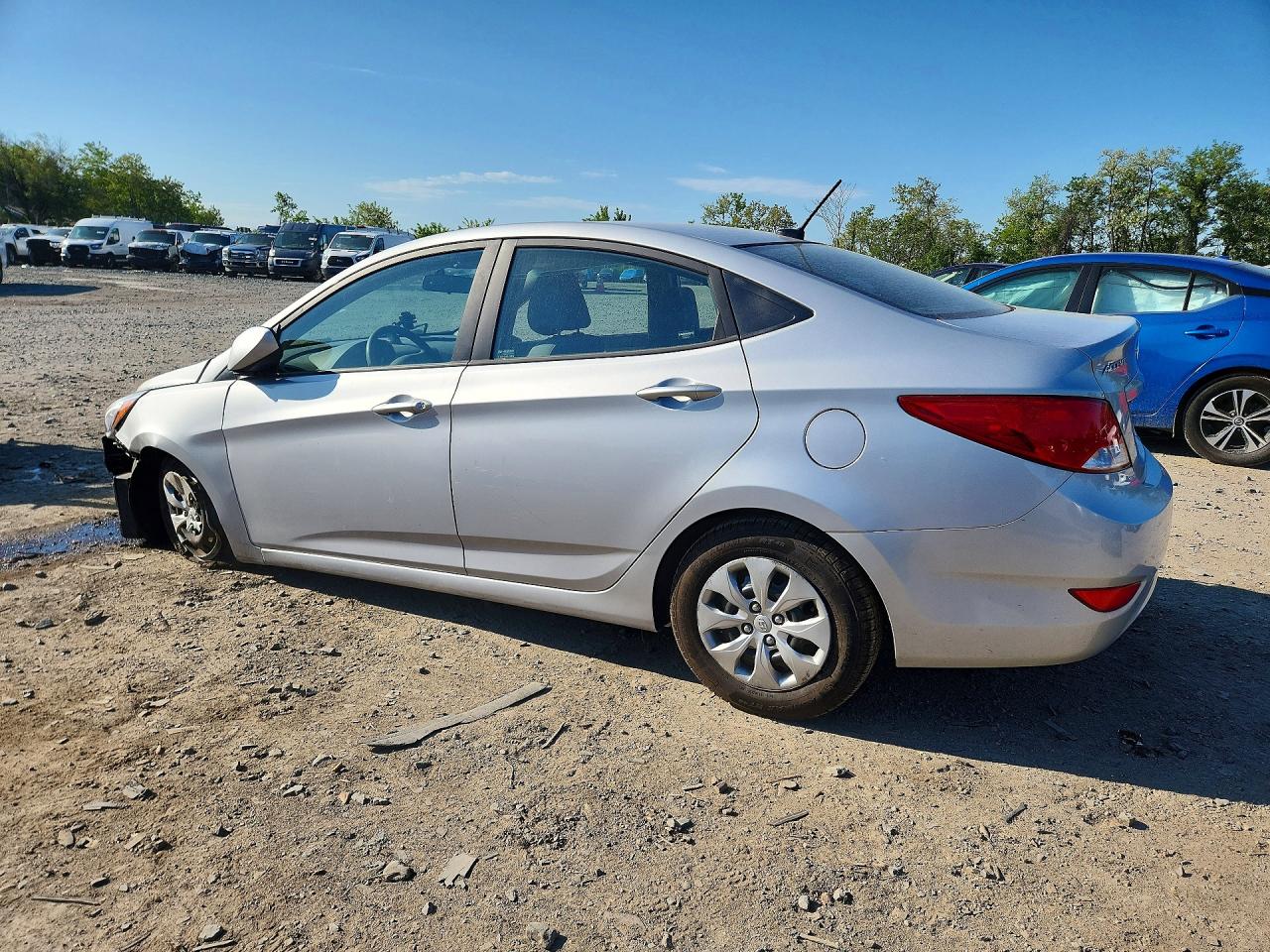 2017 HYUNDAI ACCENT SE photo 3