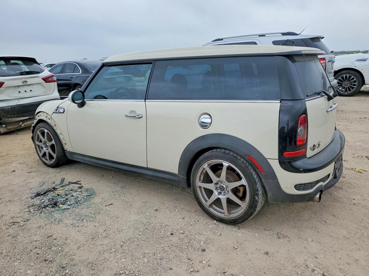 2009 MINI COOPER S CLUBMAN photo 2