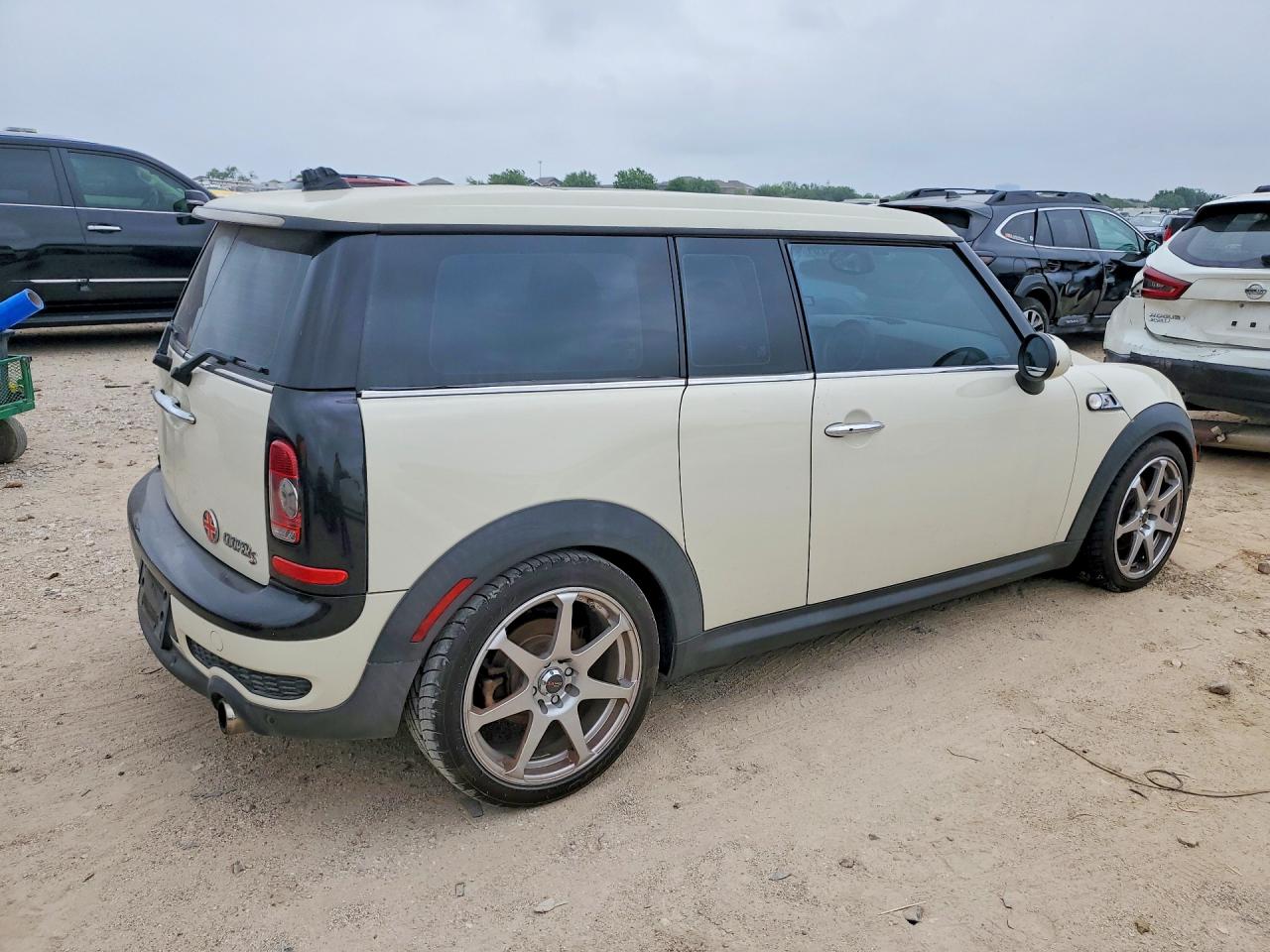 2009 MINI COOPER S CLUBMAN photo 3