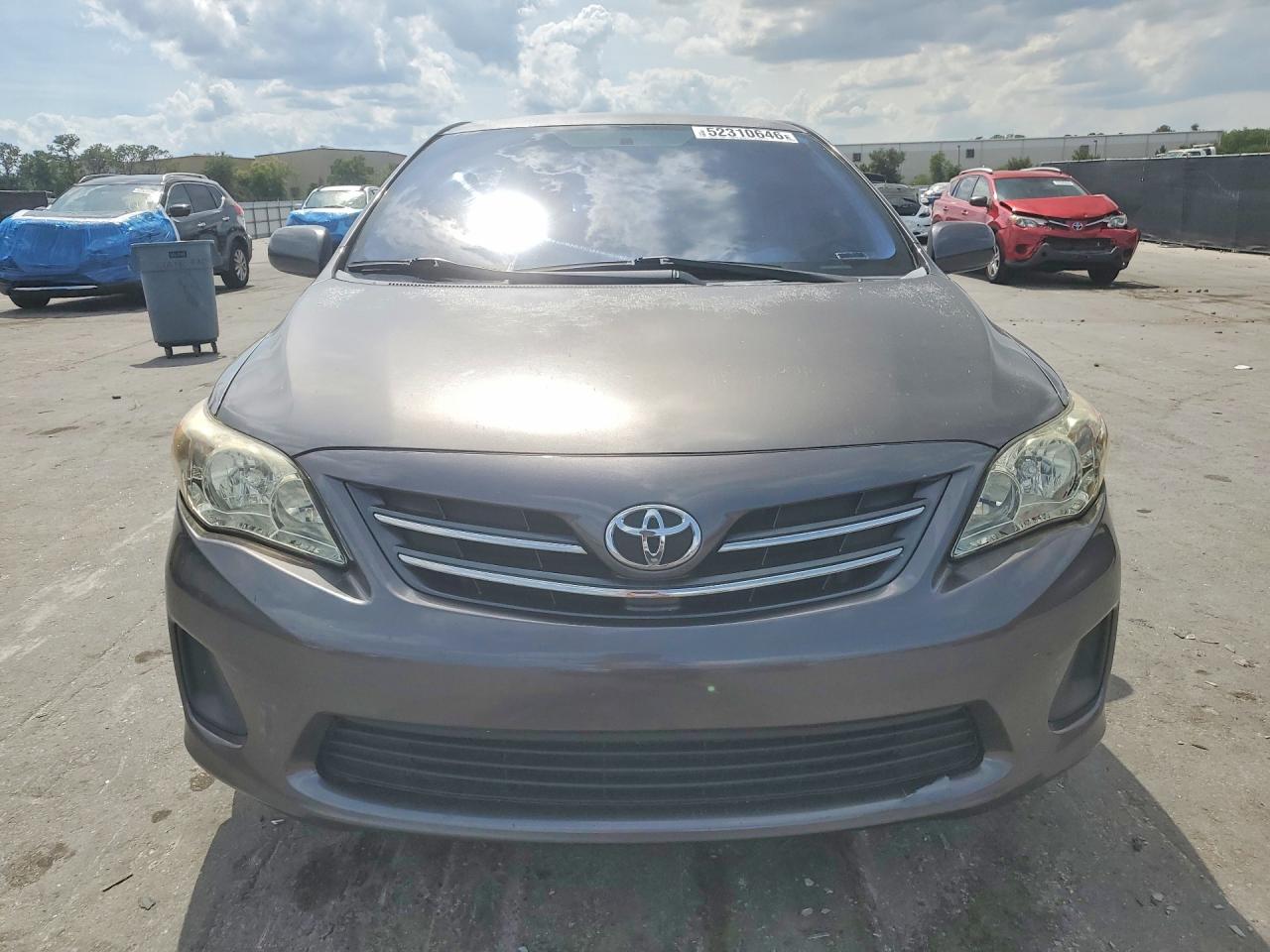 2013 TOYOTA COROLLA LE photo 9