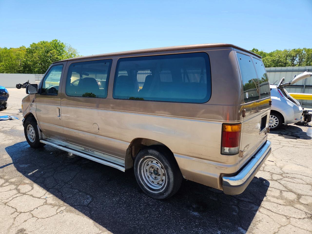 1993 FORD ECONOLINE E150 photo 3