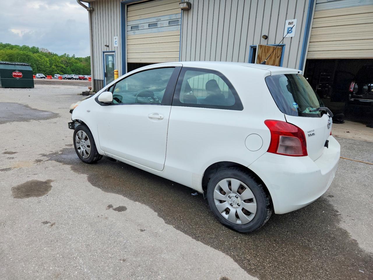 2008 TOYOTA YARIS BASE photo 2