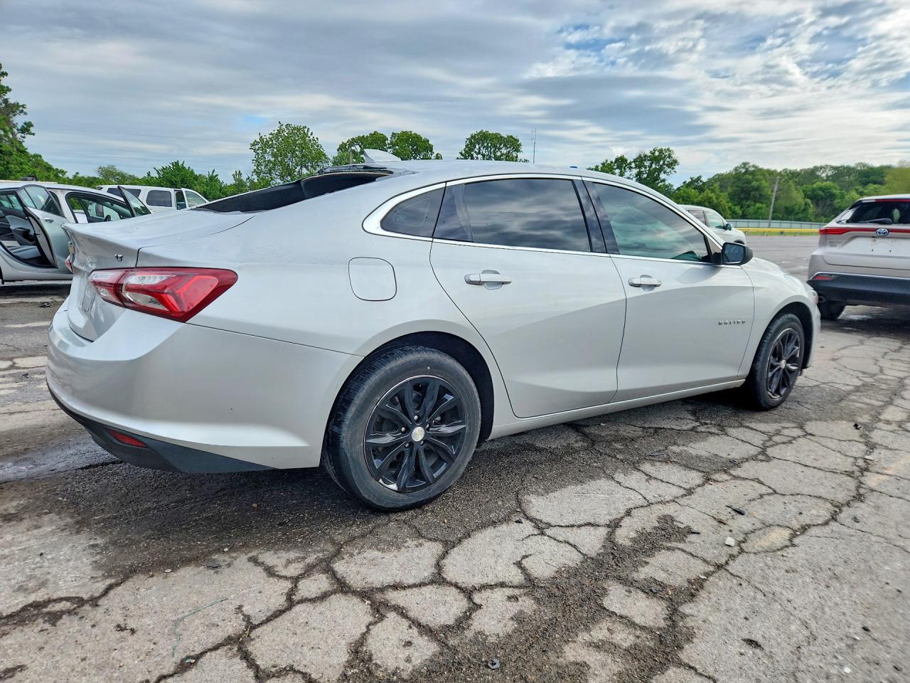 2020 CHEVROLET MALIBU LT photo 3
