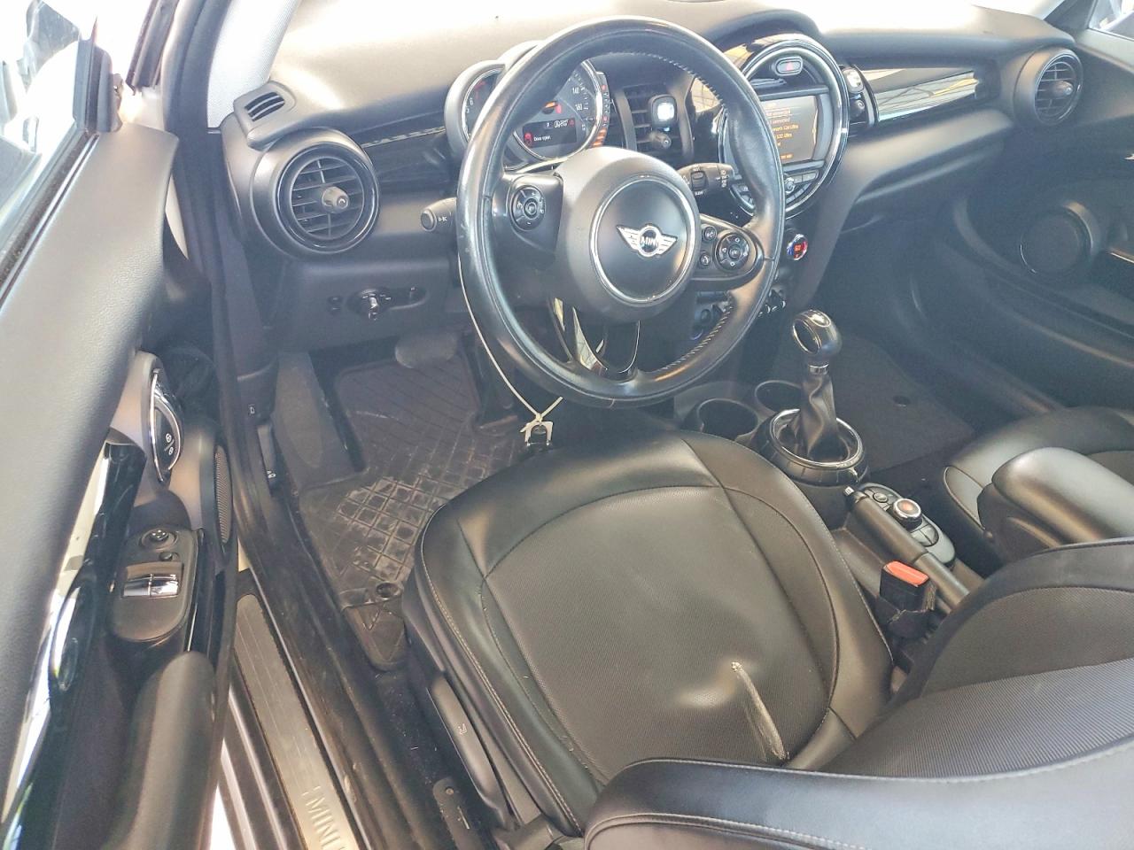 2014 MINI COOPER photo 15