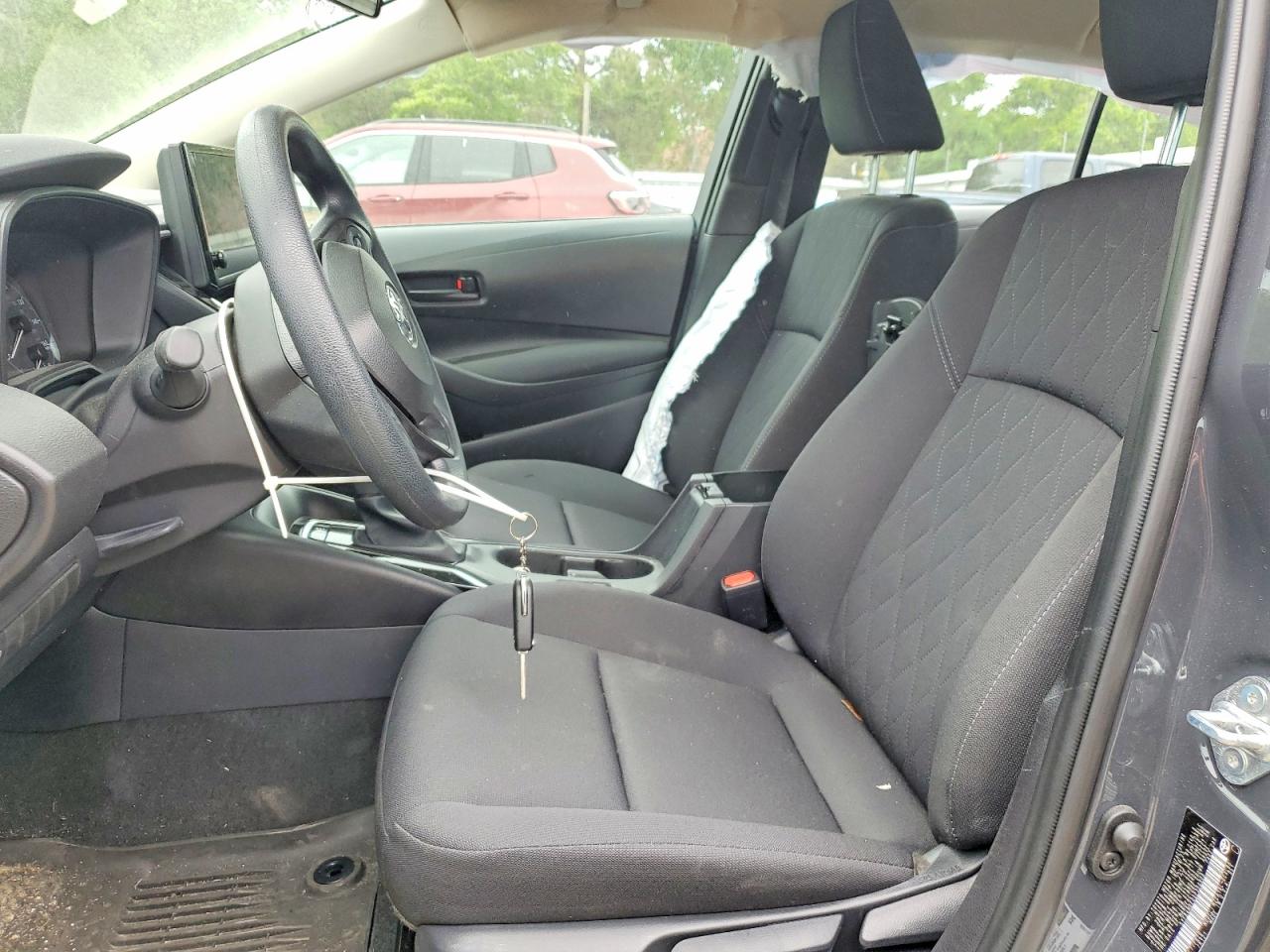 2025 TOYOTA COROLLA LE photo 19