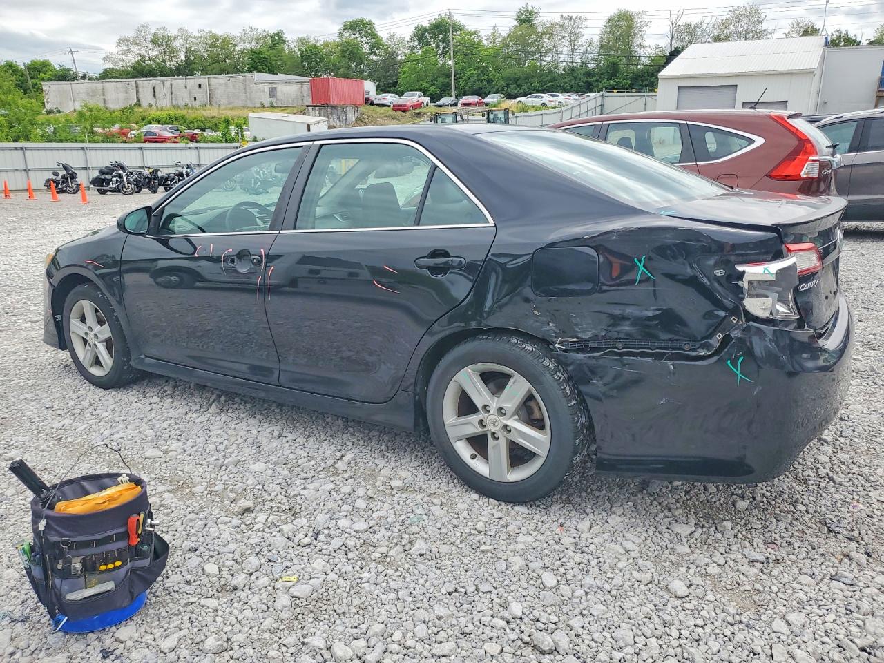 2012 TOYOTA CAMRY SE photo 4