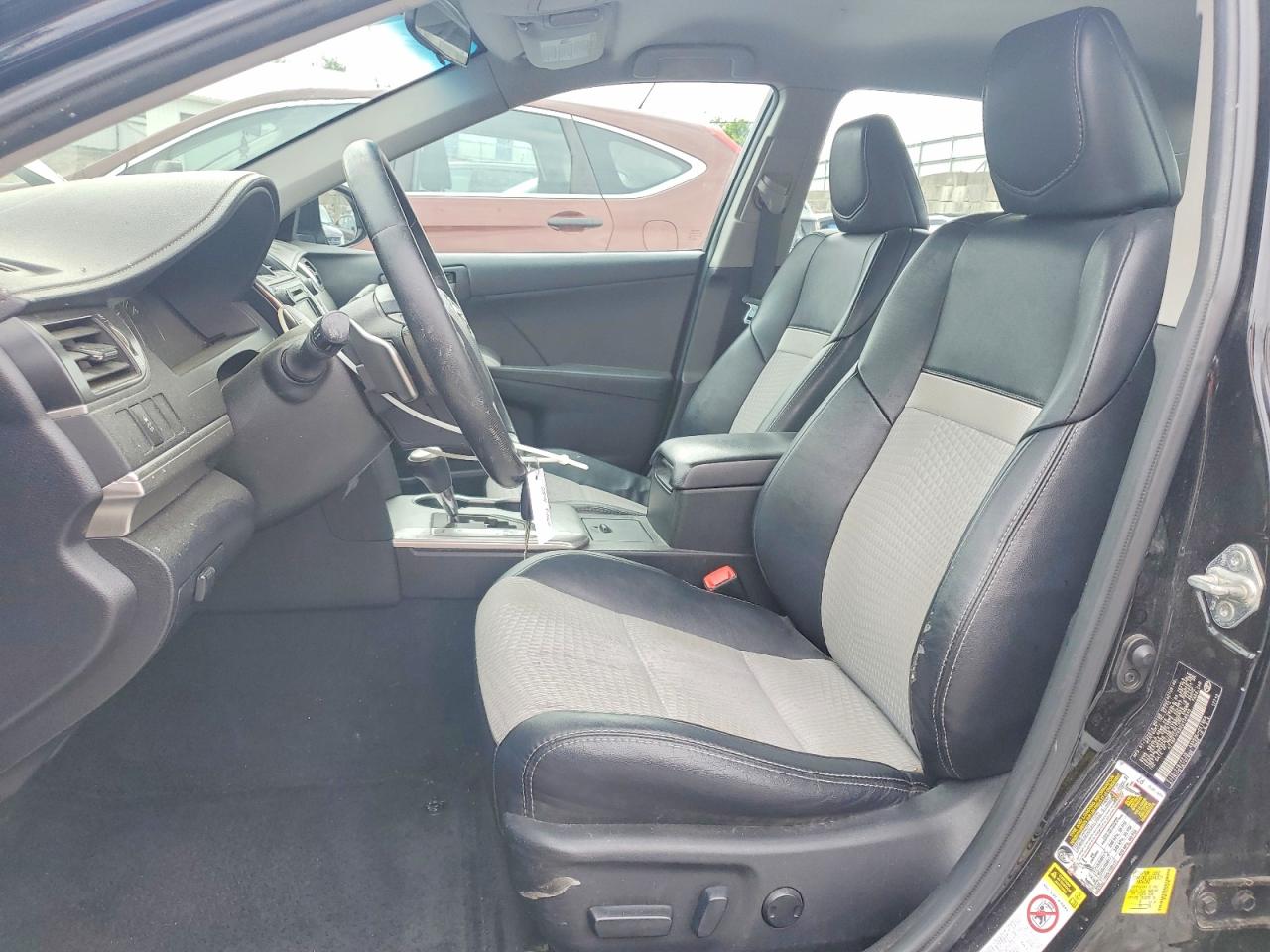 2012 TOYOTA CAMRY SE photo 19