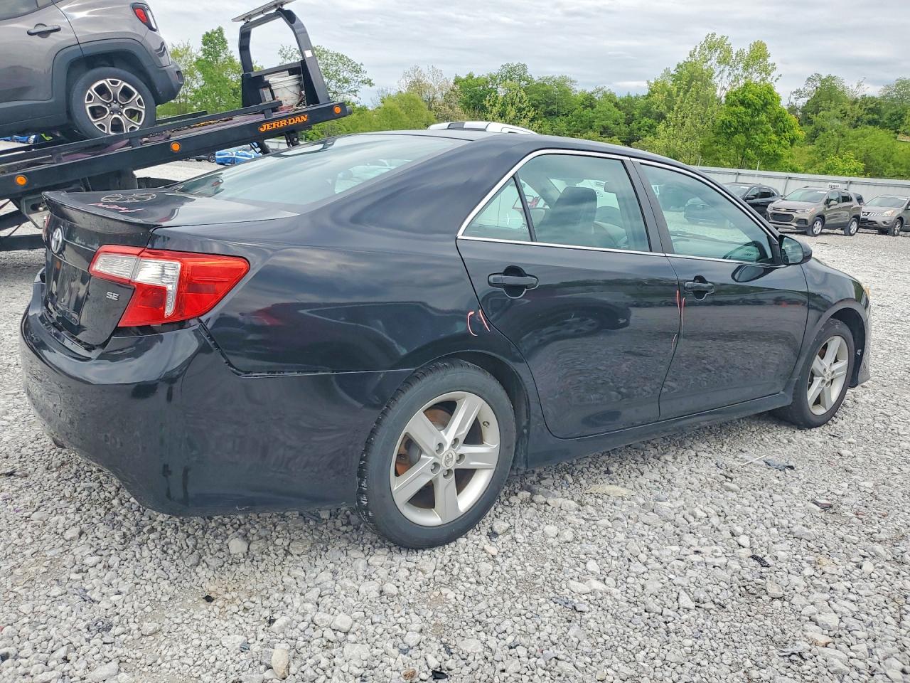 2012 TOYOTA CAMRY SE photo 7