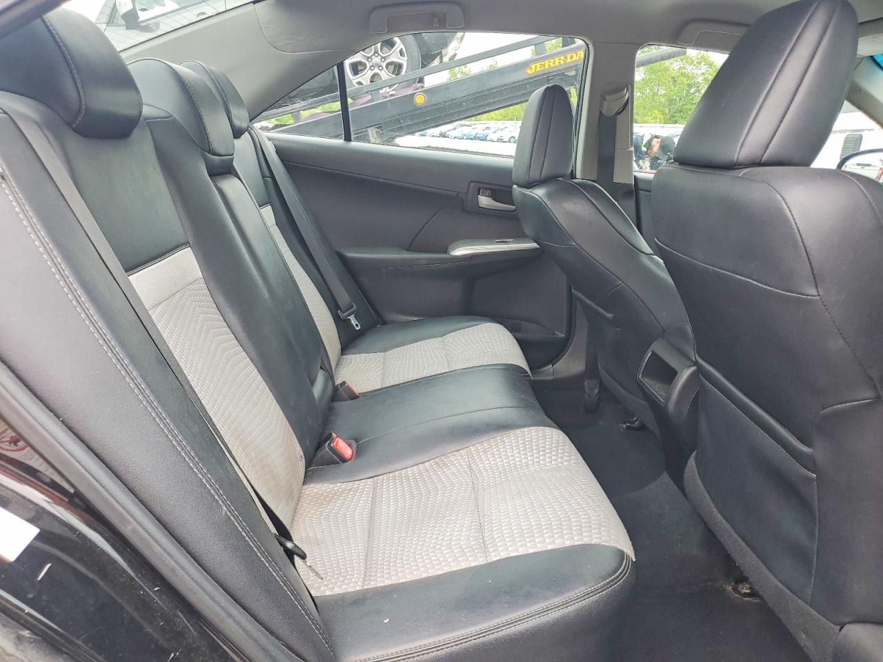 2012 TOYOTA CAMRY SE photo 28