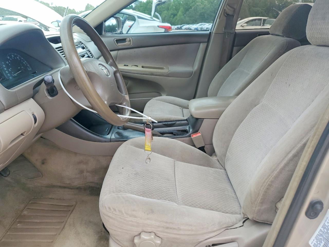 2002 TOYOTA CAMRY LE photo 13