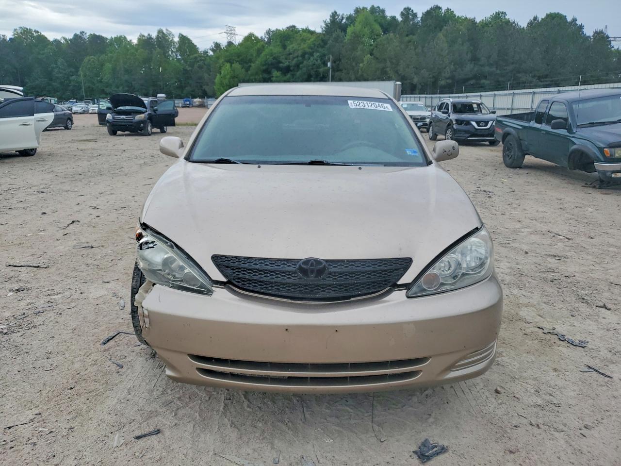 2002 TOYOTA CAMRY LE photo 9