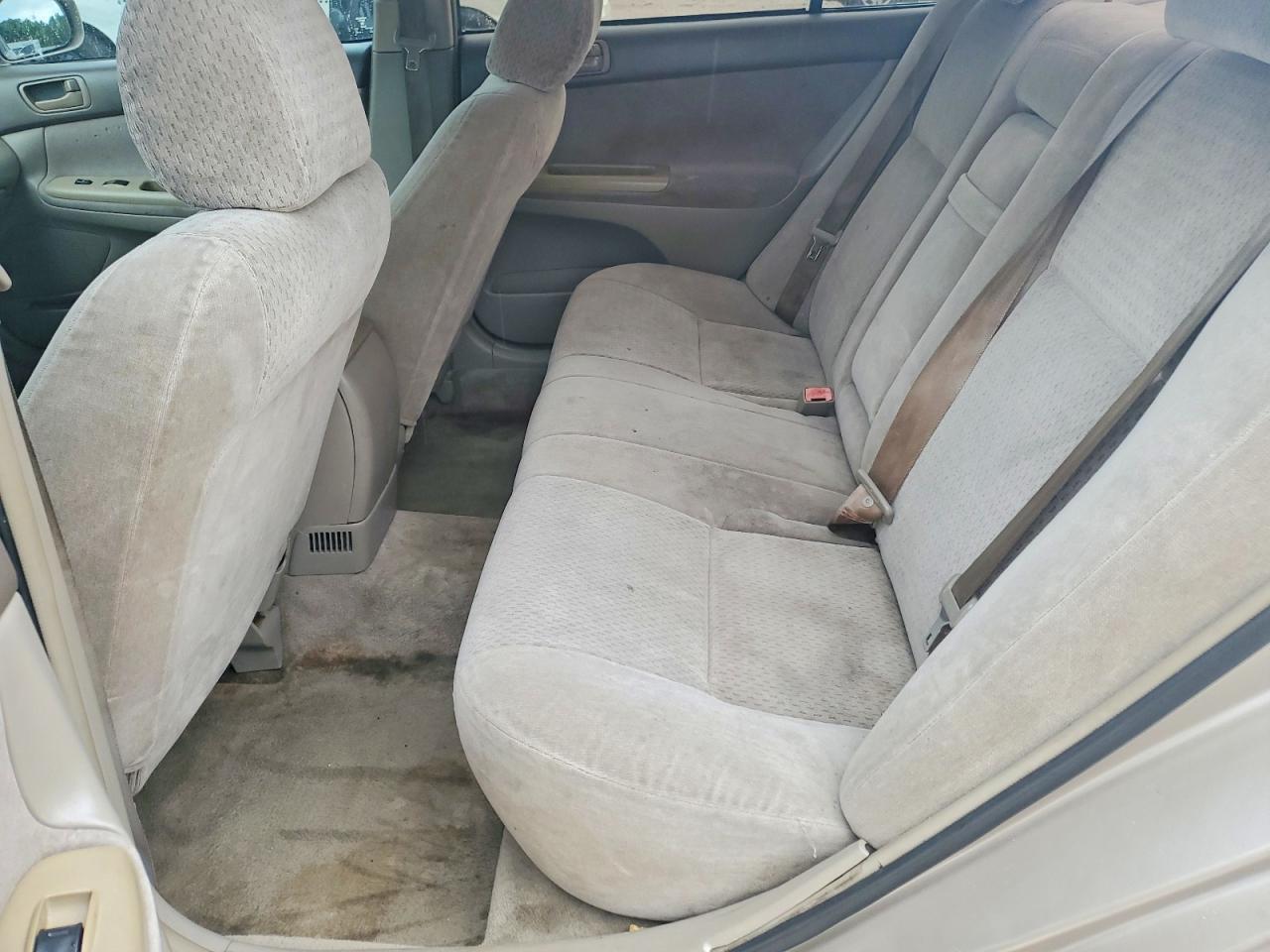 2002 TOYOTA CAMRY LE photo 19