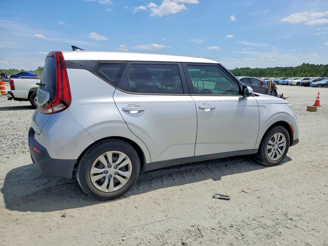 2020 KIA SOUL LX photo 5