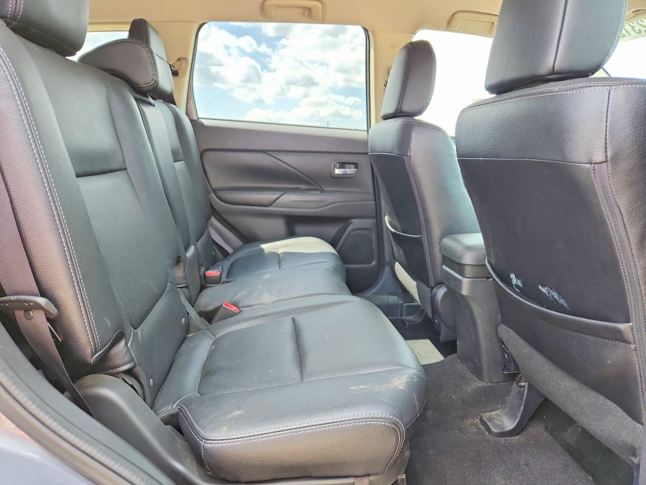 2017 MITSUBISHI OUTLANDER SE photo 31