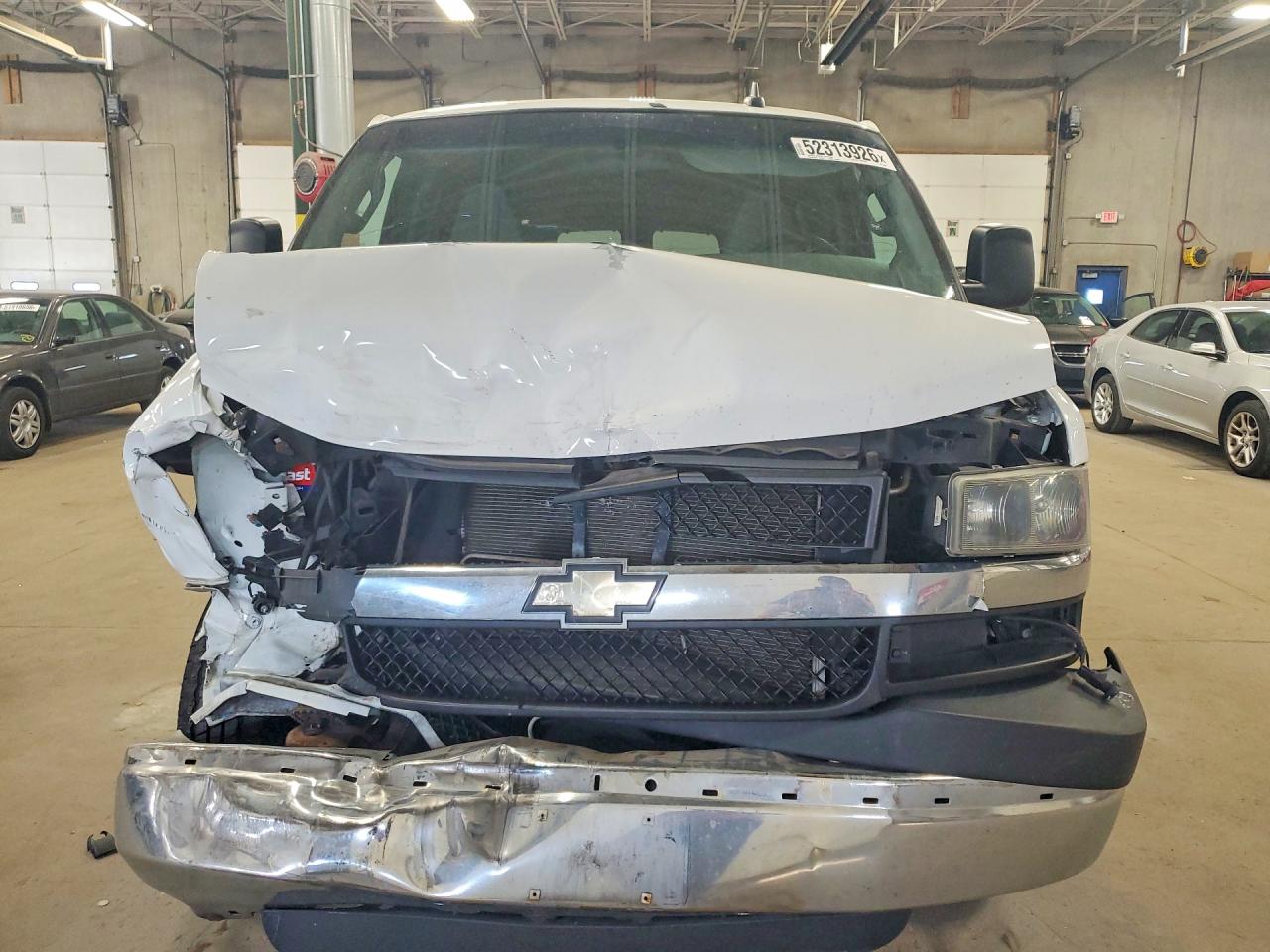 2016 CHEVROLET EXPRESS G3500 LT photo 13