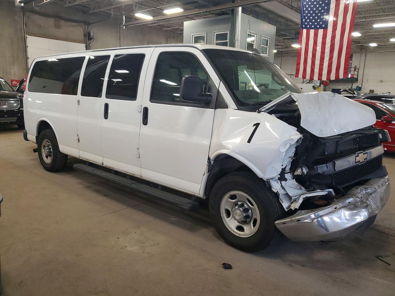 2016 CHEVROLET EXPRESS G3500 LT photo 10