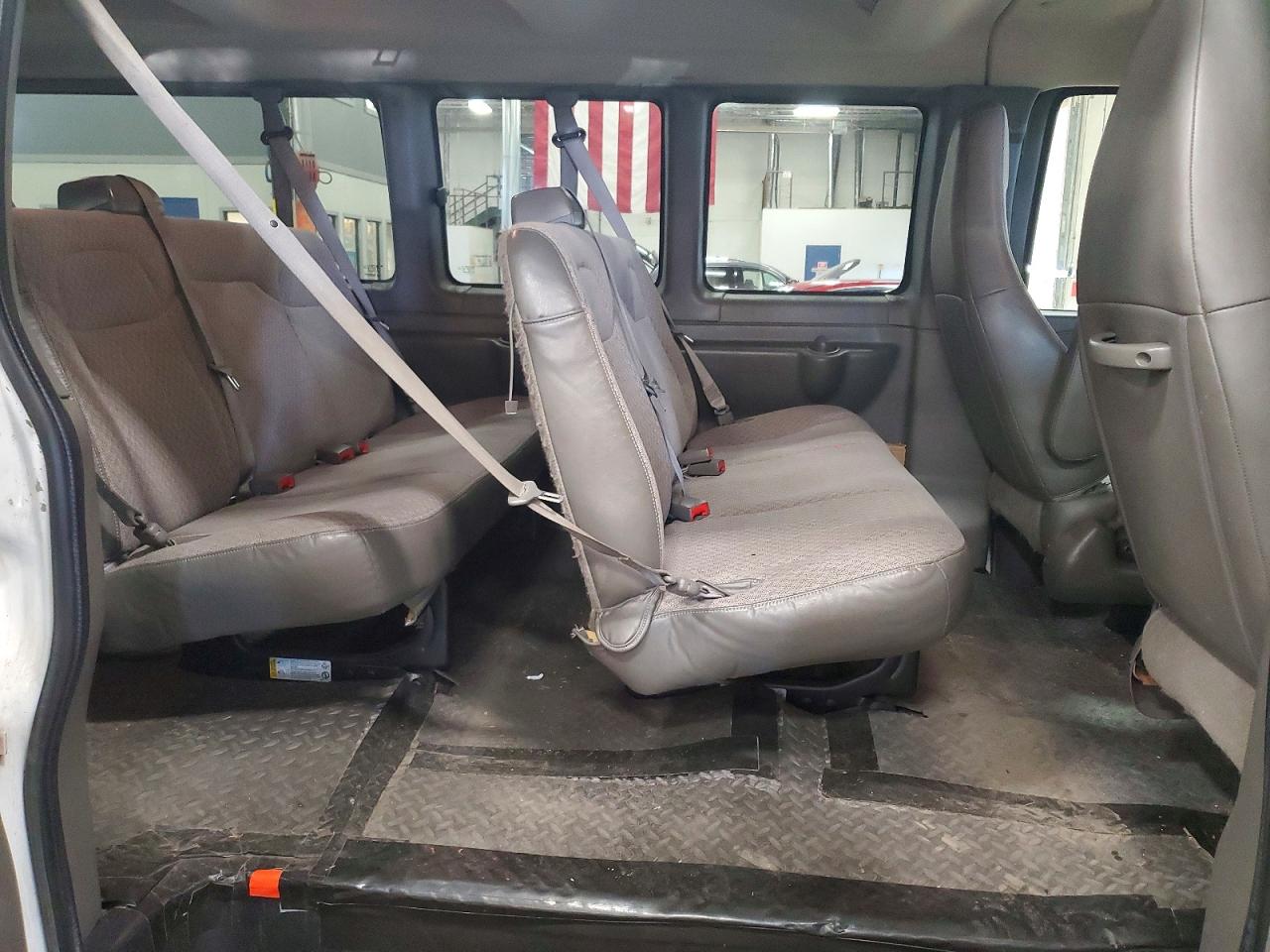 2016 CHEVROLET EXPRESS G3500 LT photo 31