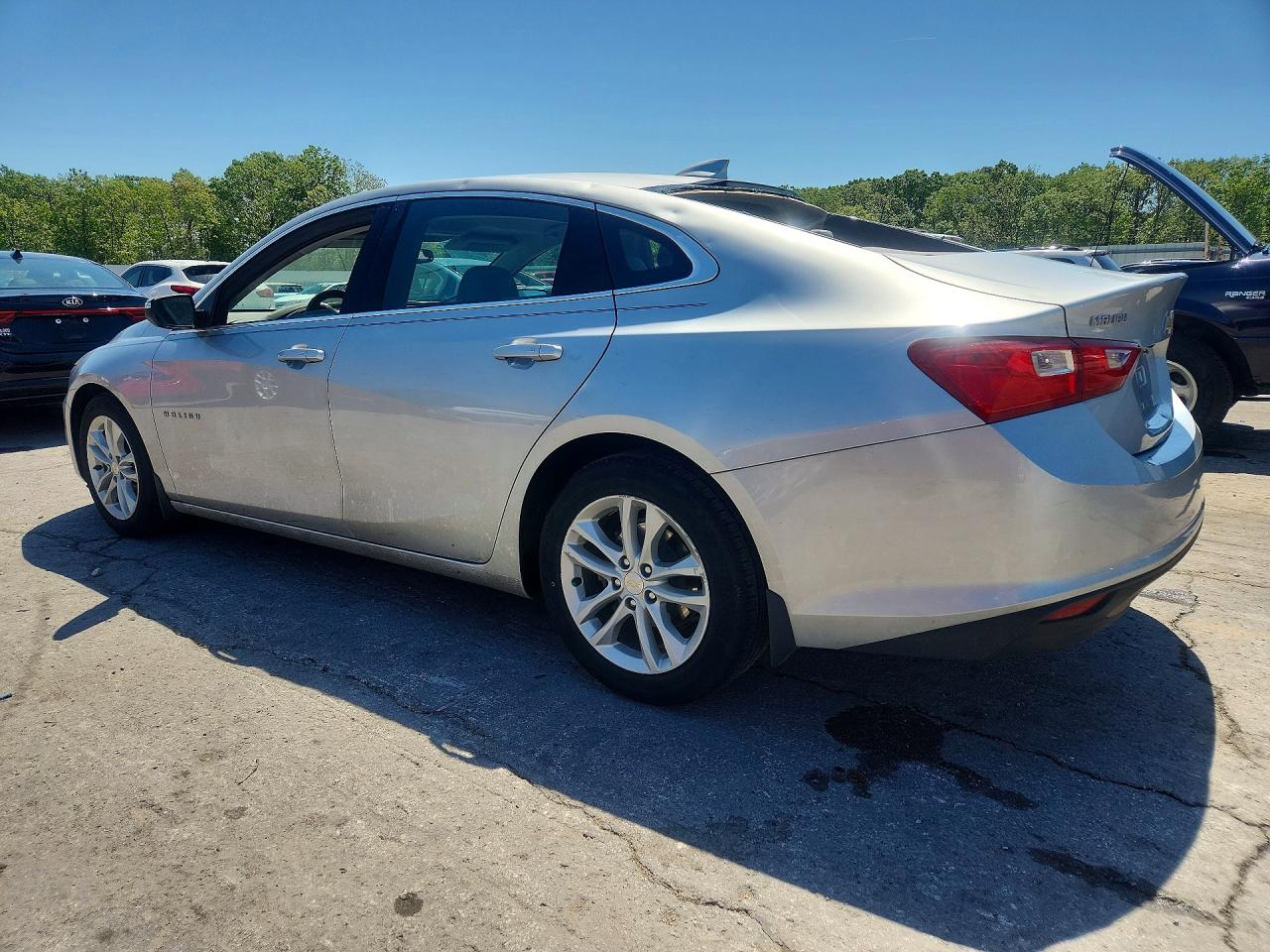 2017 CHEVROLET MALIBU LT photo 3