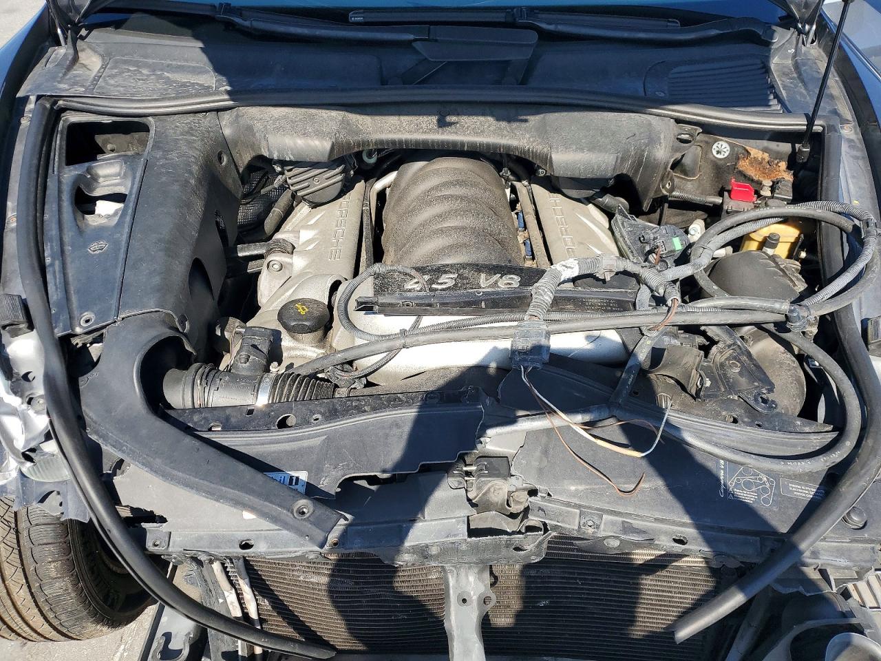 2005 PORSCHE CAYENNE S photo 23