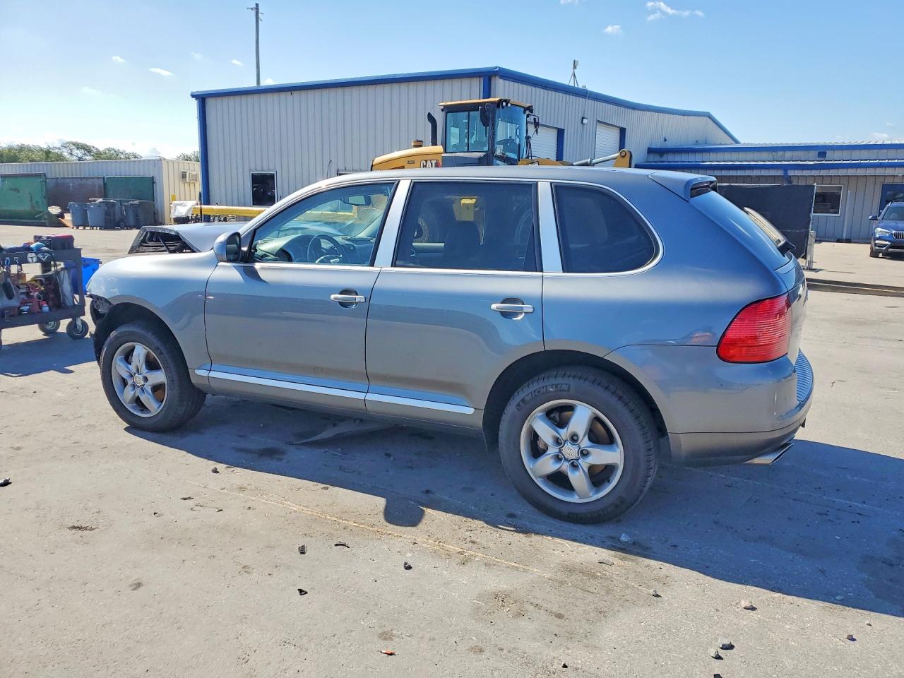 2005 PORSCHE CAYENNE S photo 3