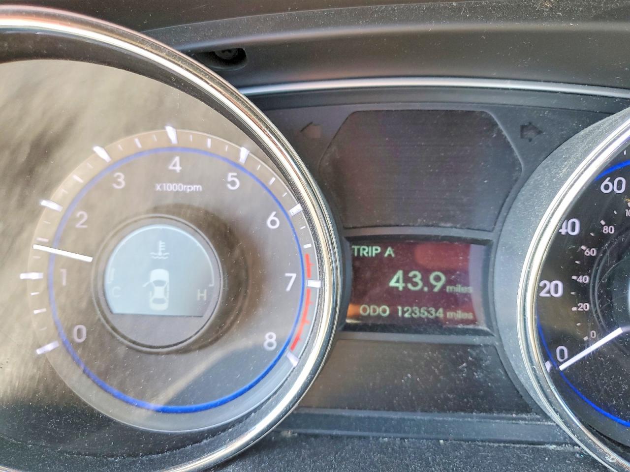 2014 HYUNDAI SONATA GLS photo 9