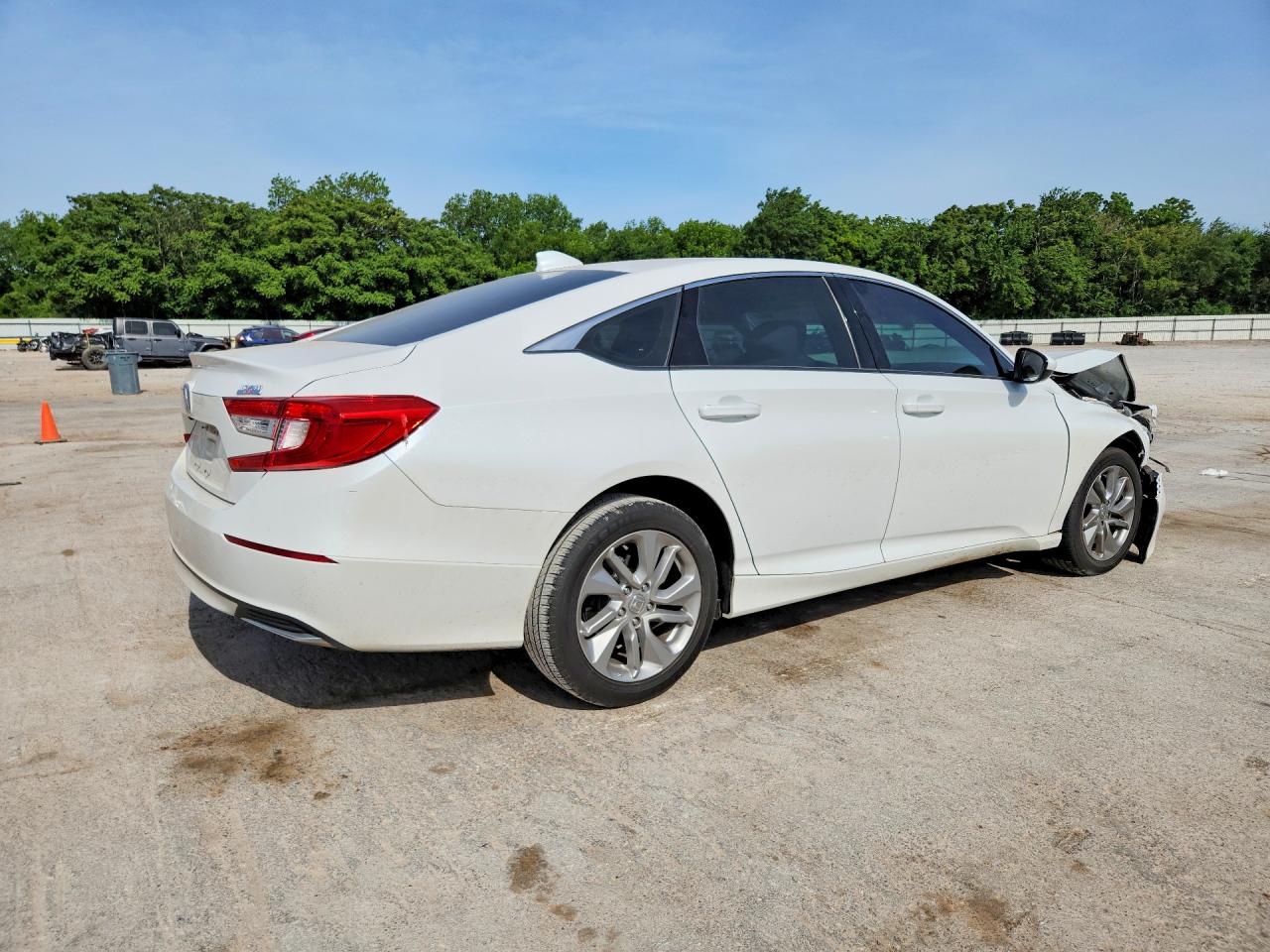 2020 HONDA ACCORD LX photo 3