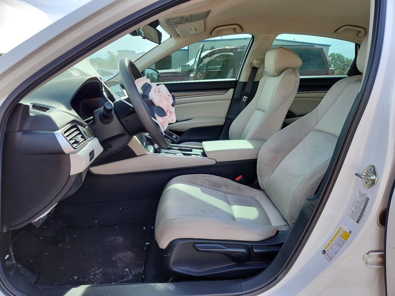 2020 HONDA ACCORD LX photo 7