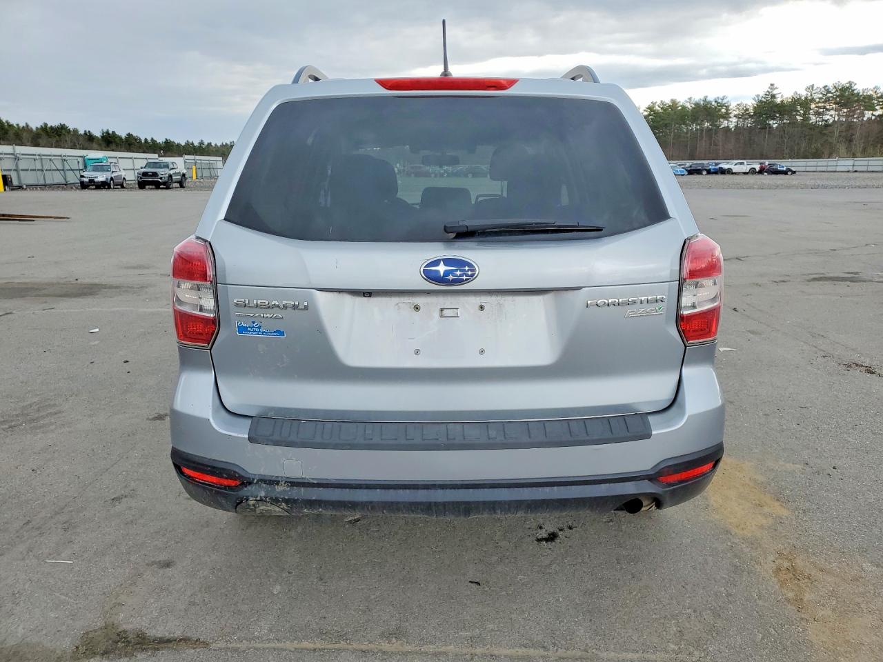 2015 SUBARU FORESTER photo 16