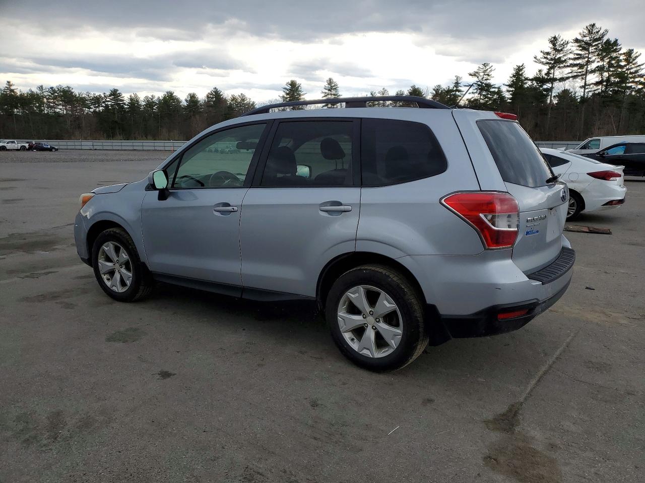 2015 SUBARU FORESTER photo 4
