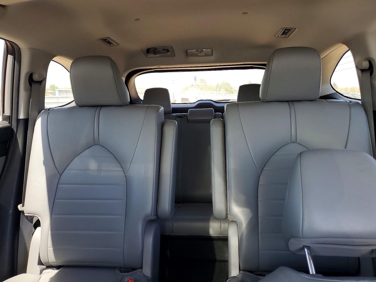 2021 TOYOTA HIGHLANDER XLE photo 19