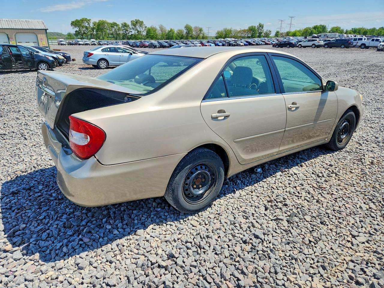 2004 TOYOTA CAMRY LE photo 7