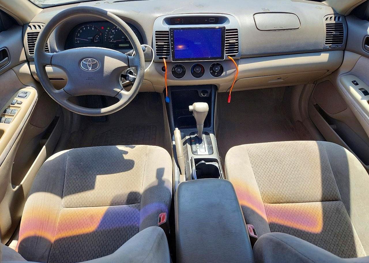 2004 TOYOTA CAMRY LE photo 22